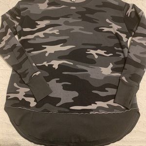 Evereve Peyton Jensen camo tunic sweatshirt
